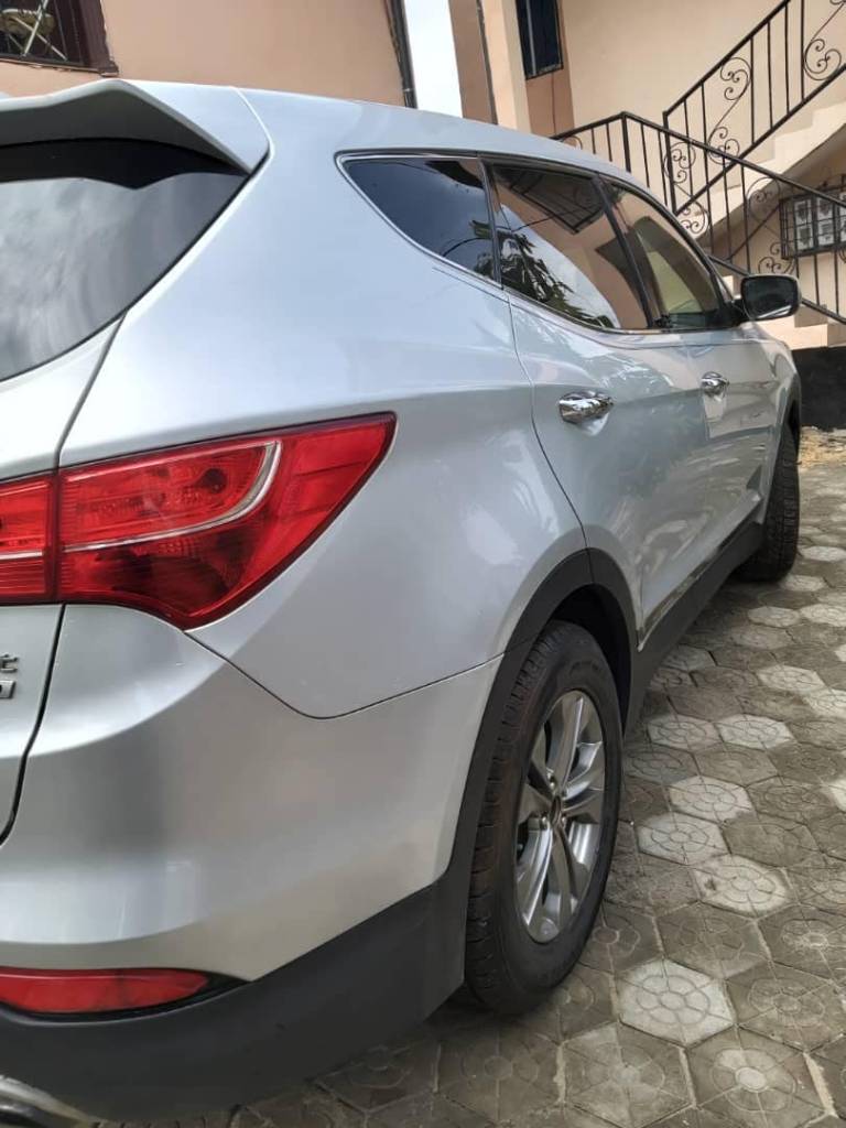 A picture of HYUNDAI SANTAFE FOR SALE