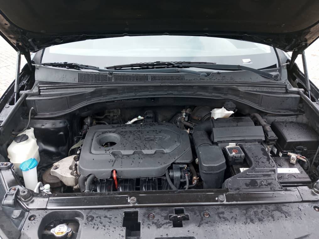 A picture of Hyundai Santa Fe 2017