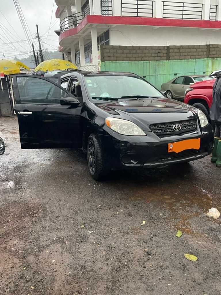 A picture of toyota matrix 2007