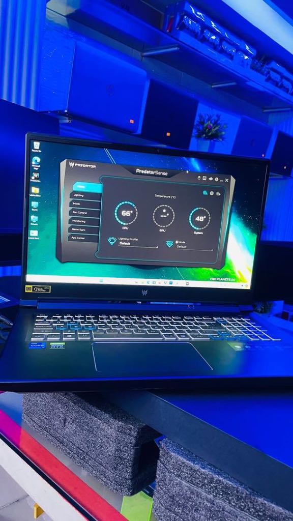 A picture of ACER Predator Helios 300 Core i7 11th gen 8go dedie