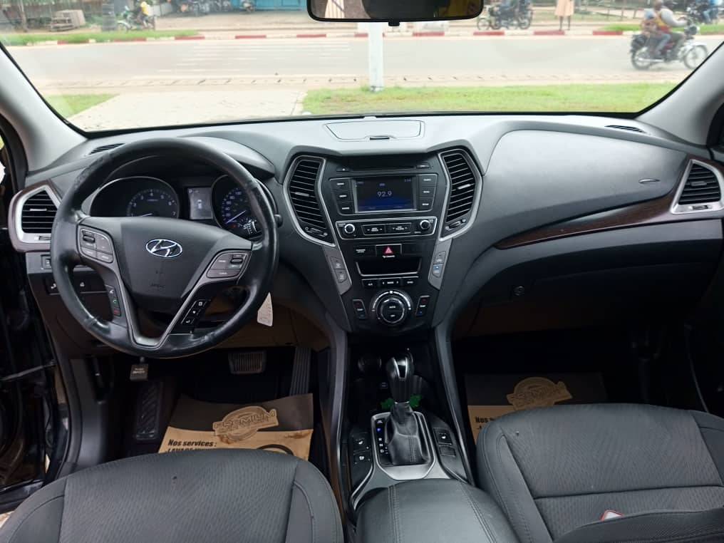 A picture of Hyundai Santa Fe 2017