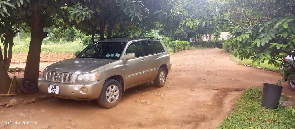 A picture of Toyota Kruger for sale lady driven 