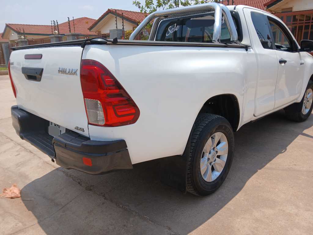 A picture of Toyota hilux 2019 model