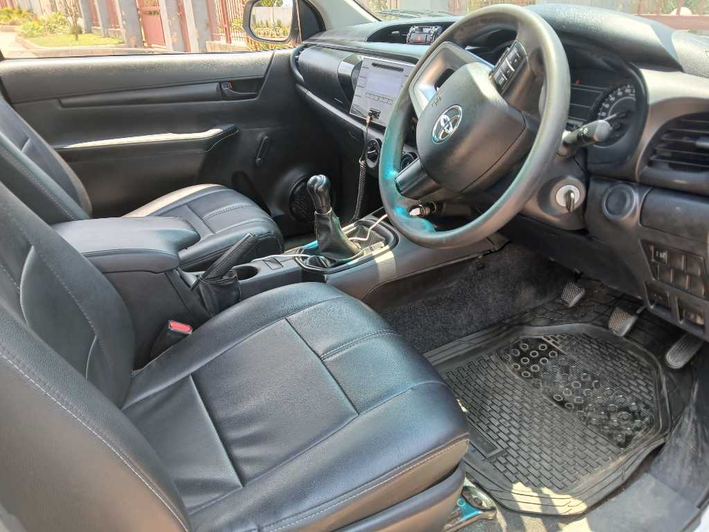 A picture of Toyota hilux 2019 model