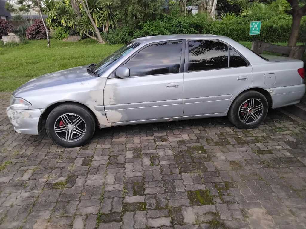 A picture of Toyota Carina 