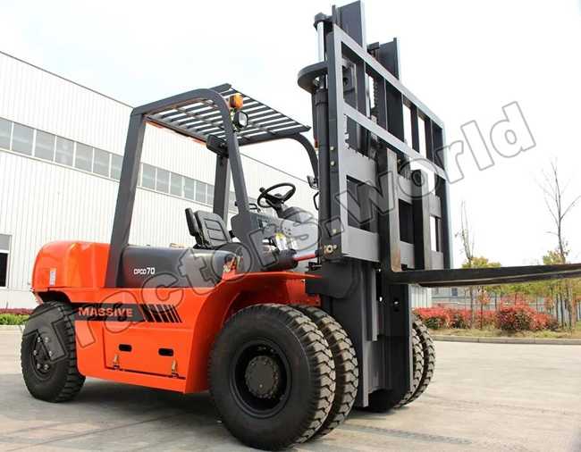 A picture of Massive 3CX Side Shift Backhoe Loader