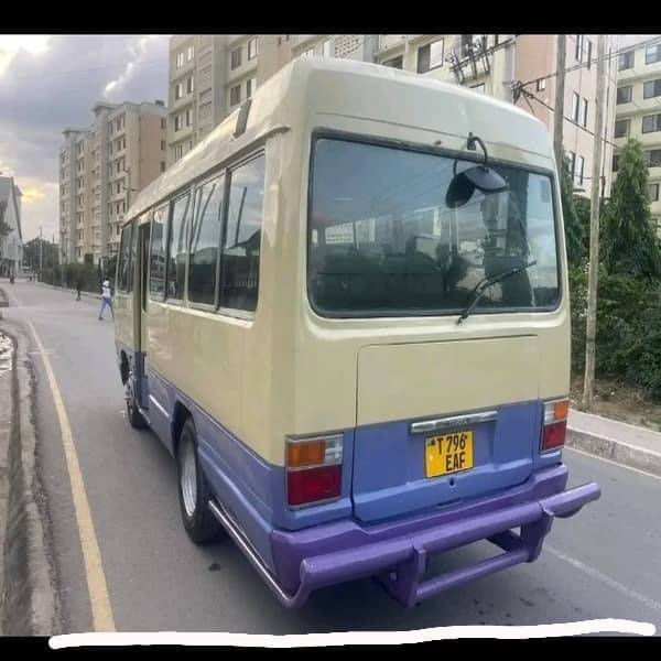 A picture of Toyota coaster