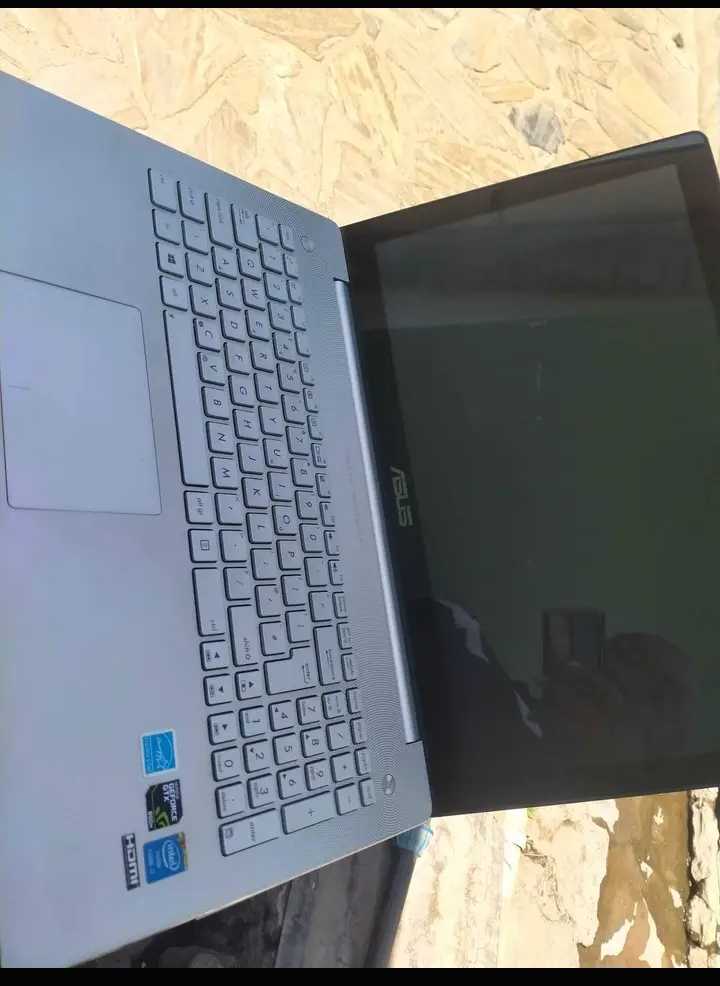 A picture of ASUS N550j