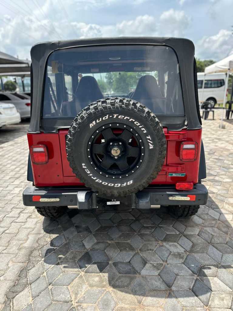 A picture of 2002 jeep wrangler 