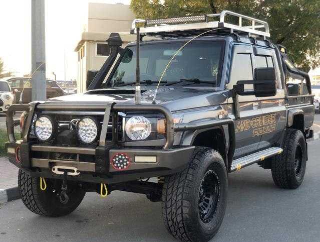 A picture of CLEAN USED LHD 2012 TOYOTA LANDCRUISER PICK UP