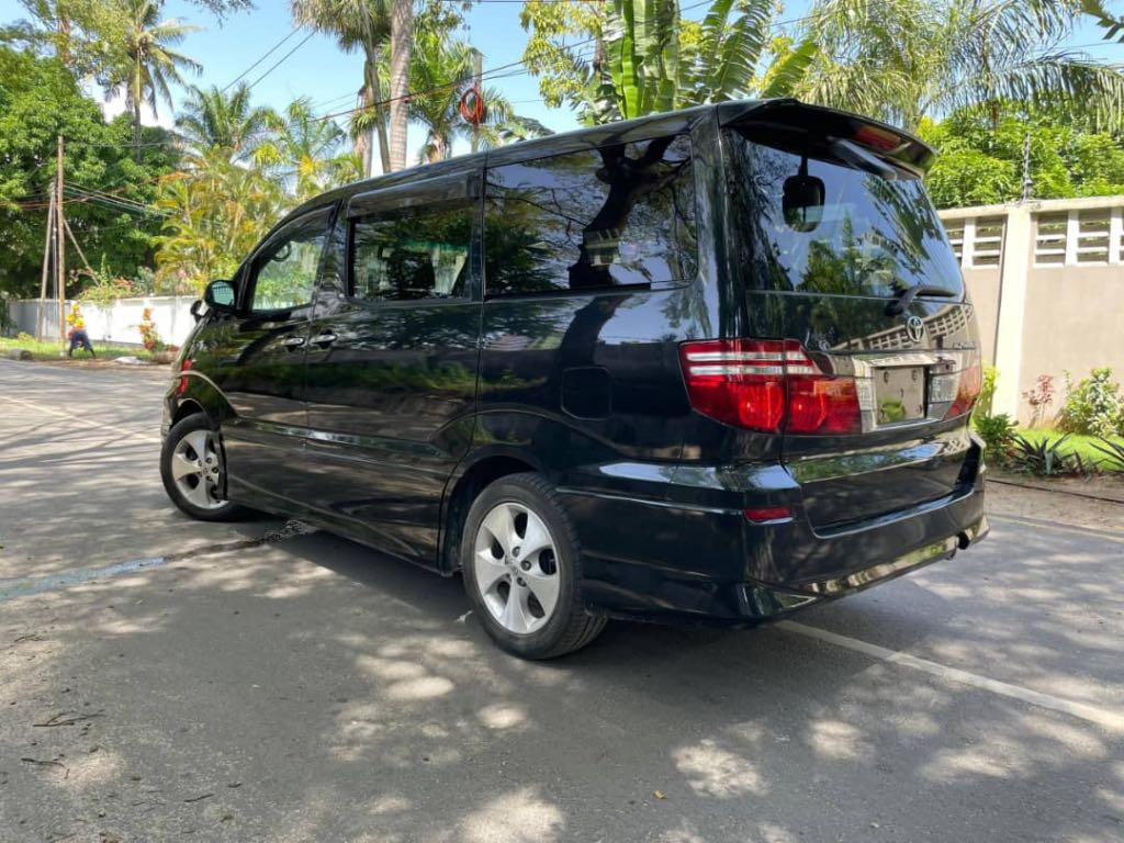 A picture of TOYOTA ALPHARD CHASSIS