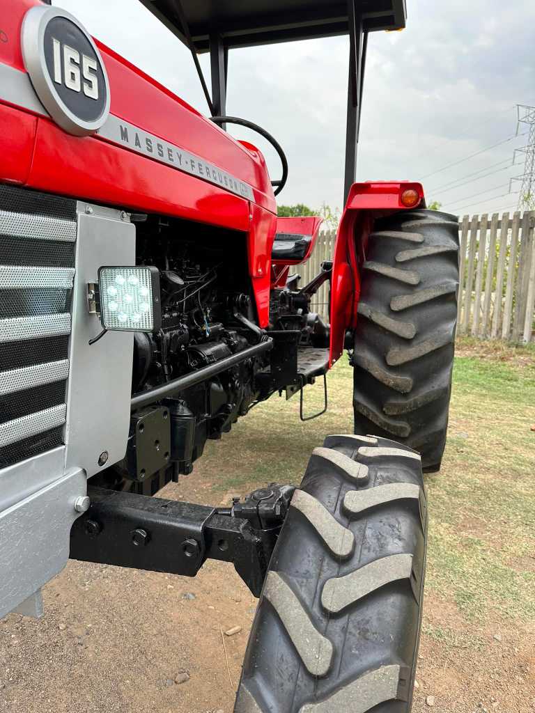 A picture of Massey Ferguson 165 Tractor