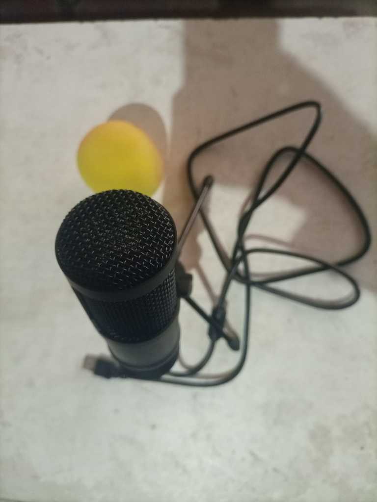 A picture of USB CONDENSER MICROPHONE