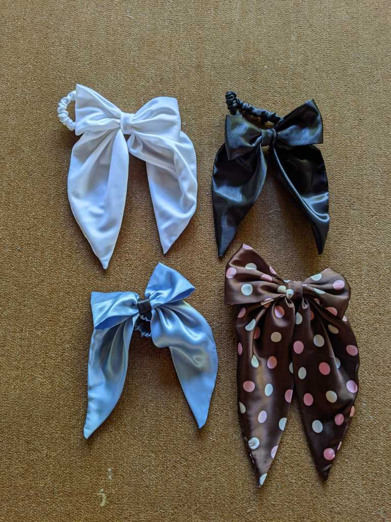 Hair bow scrunchie