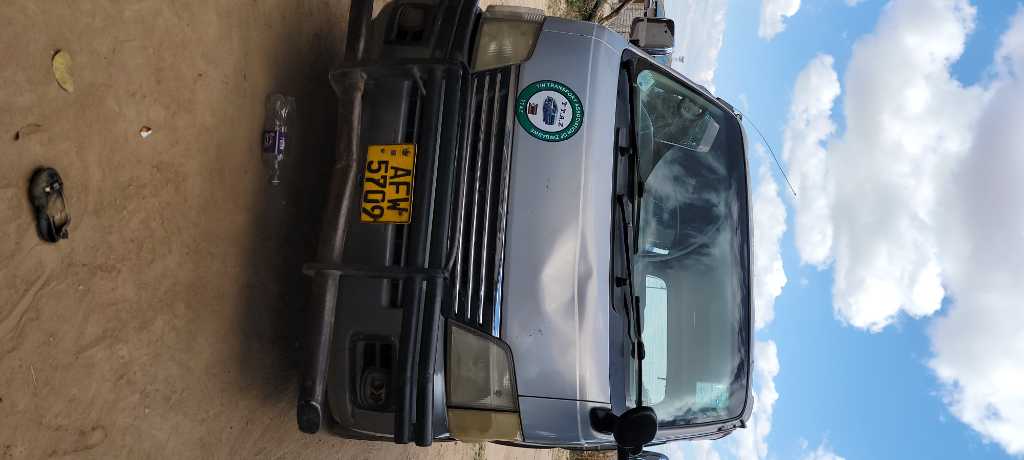Nissan carravan