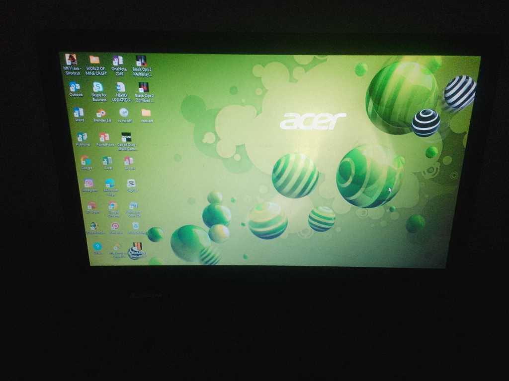 A picture of Acer aspire windows pc