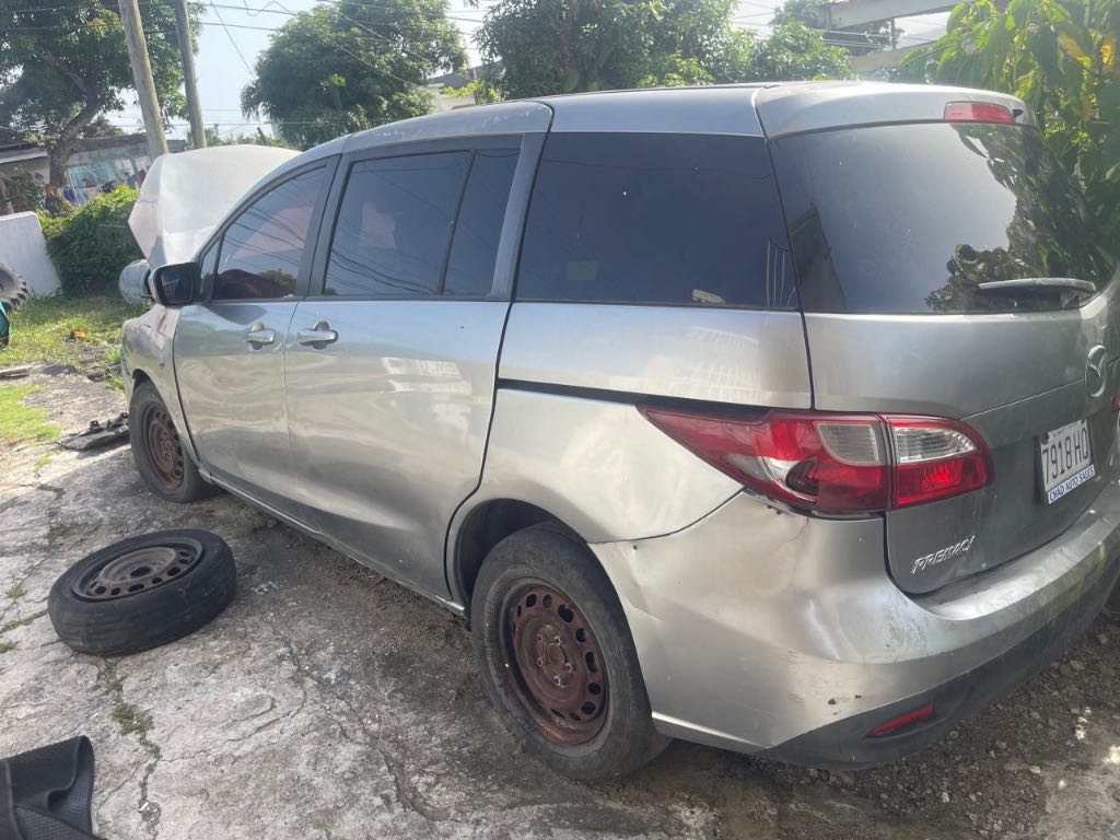 A picture of Mazda Premacy 2013