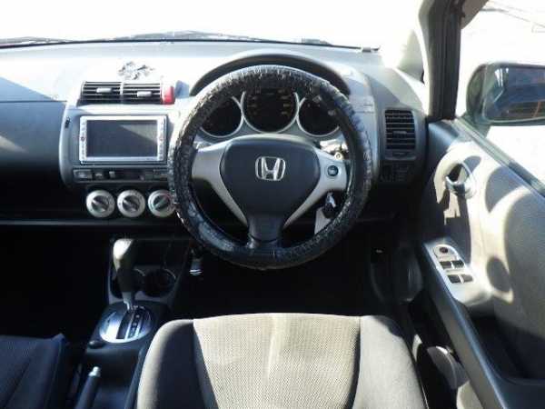 A picture of 2004 Honda Fit