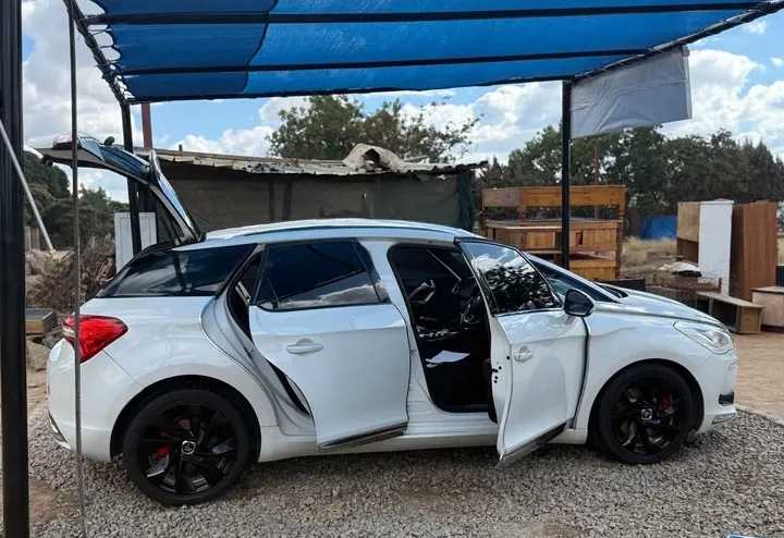 A picture of Citro n DS5 Hatchback 