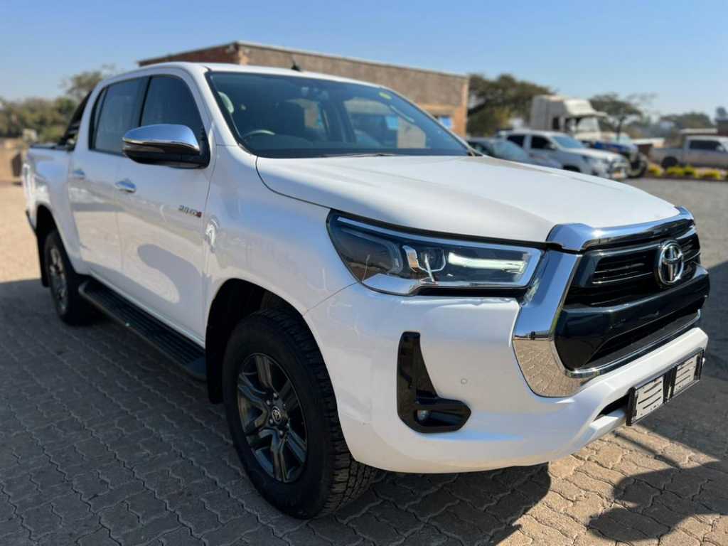 A picture of Toyota Hilux Raider 4x4