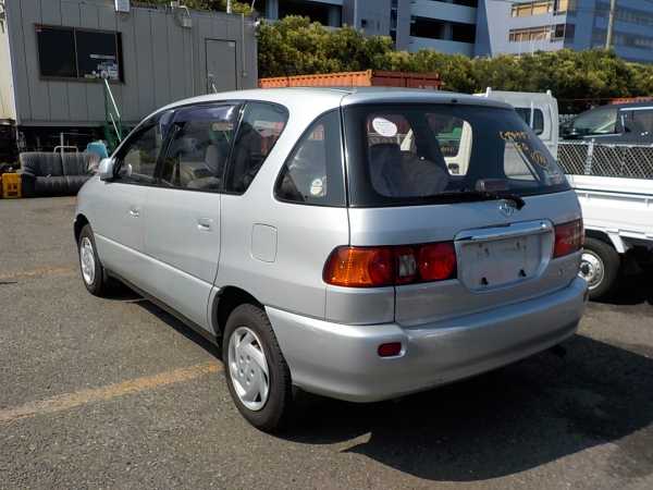 A picture of Toyota IPSUM 