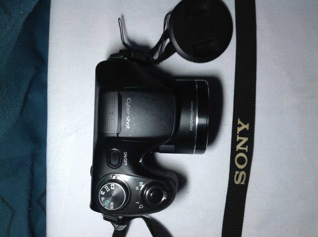 A picture of SONY CYBERSHOT DSC H300 CAMERA