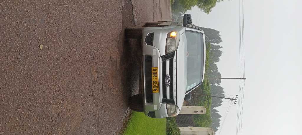 A picture of Ford Ranger twin cab 2011 model