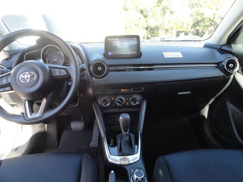 A picture of Toyota Yaris 2019 White 1.5L 6 082km