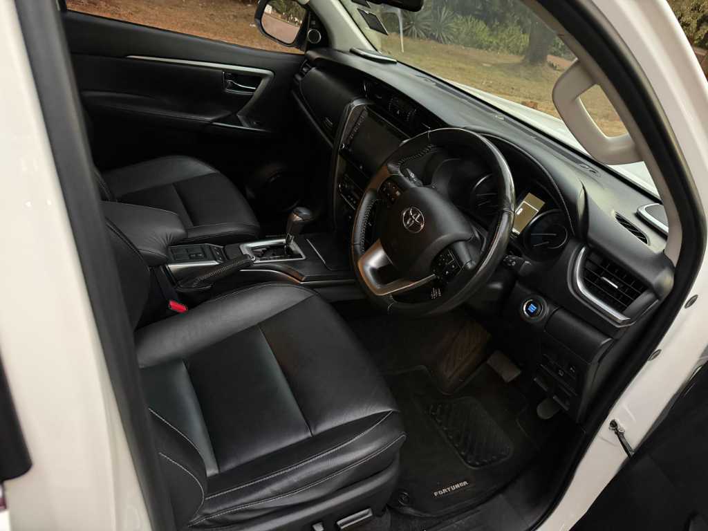 A picture of Toyota fortuner VX