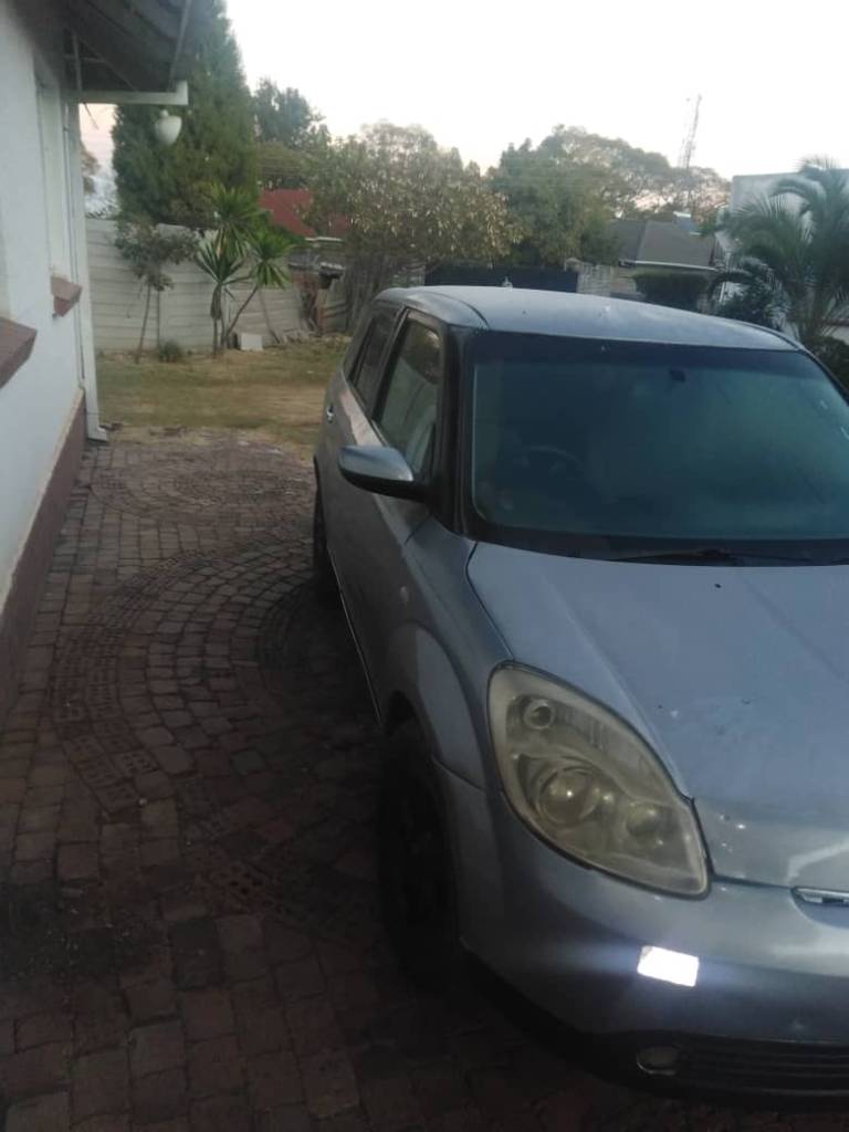 A picture of Mazda Verisa 
