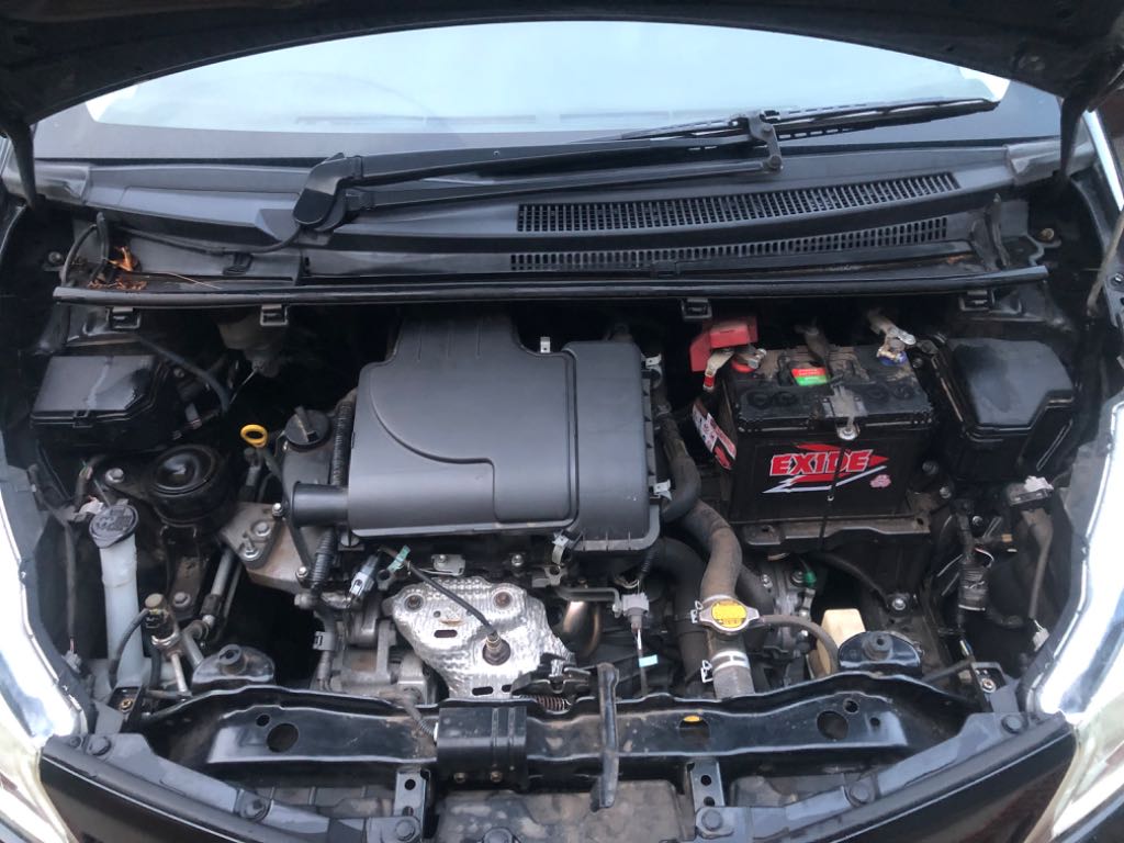 A picture of Toyota vitz 2015 