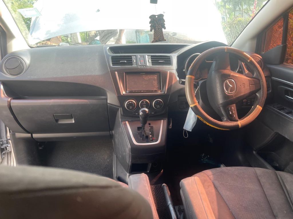 A picture of Mazda Premacy 2013