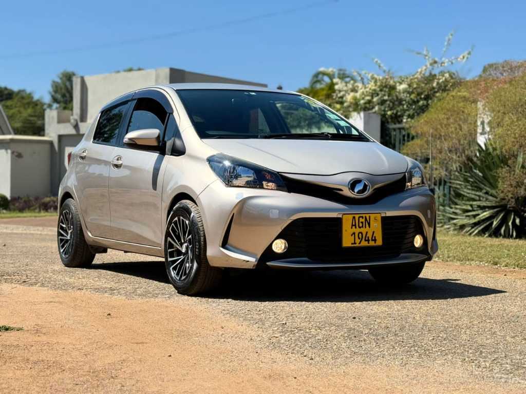A picture of 2014 TOYOTA VITZ 