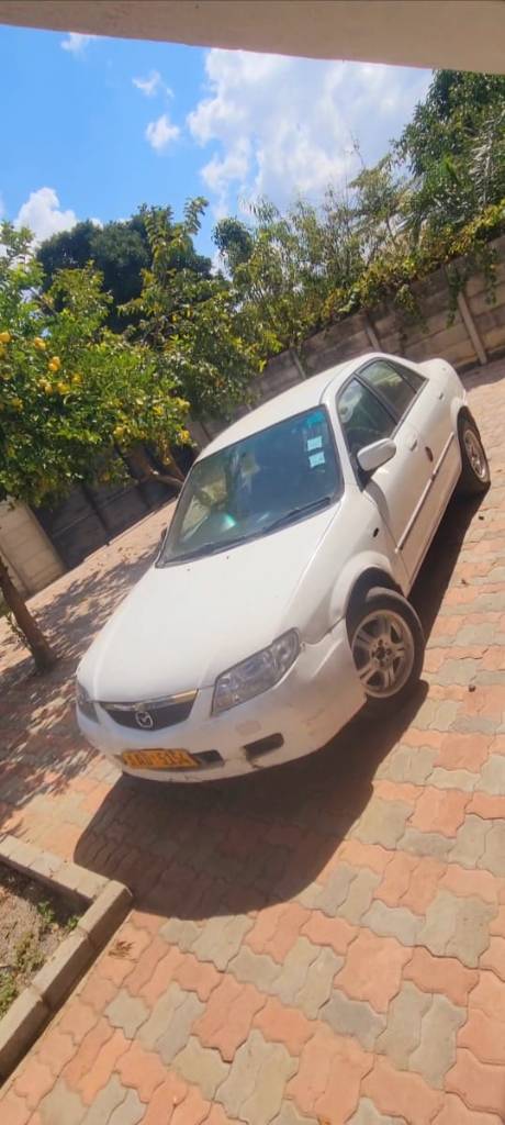 A picture of Mazda 323 Familia