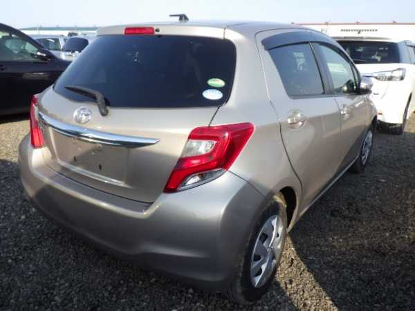 A picture of 2015 Toyota Vitz