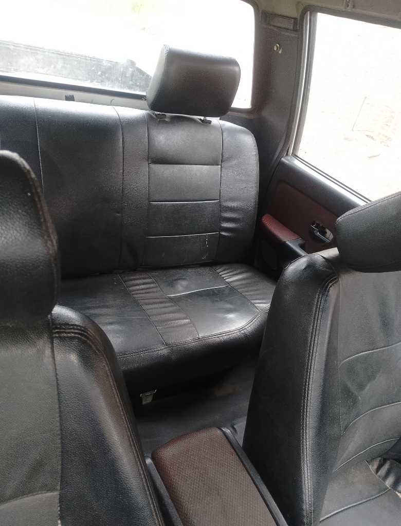 A picture of Isuzu 2002