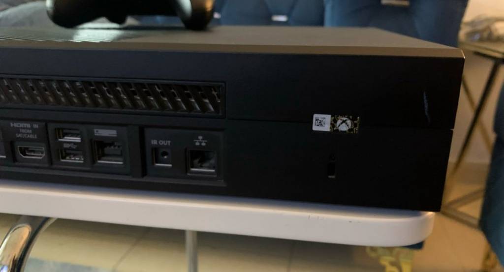 A picture of Xbox one 500 GB