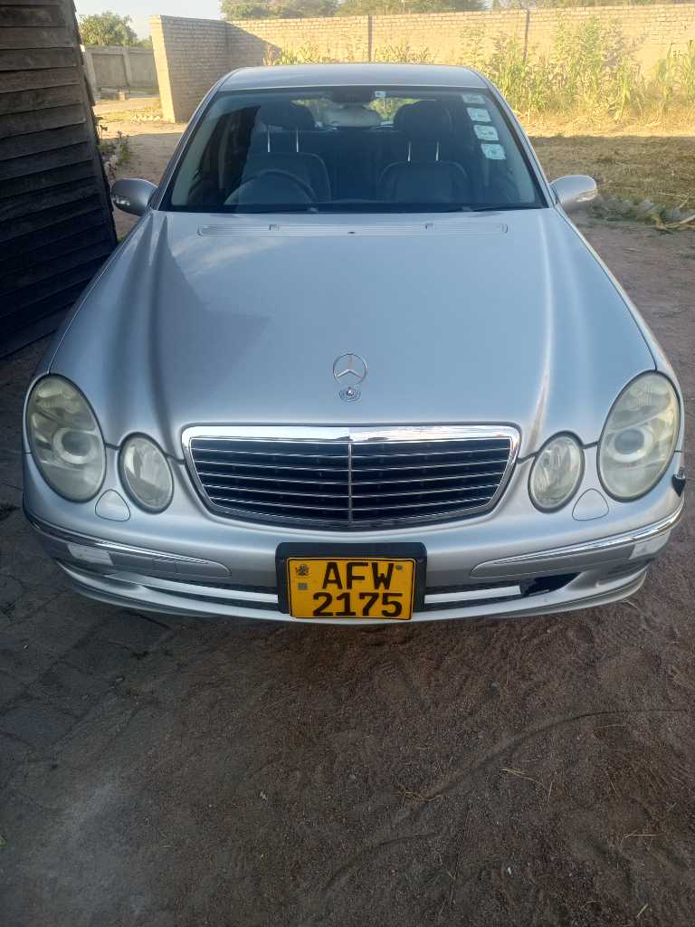 A picture of Mercedes Benz e320 211