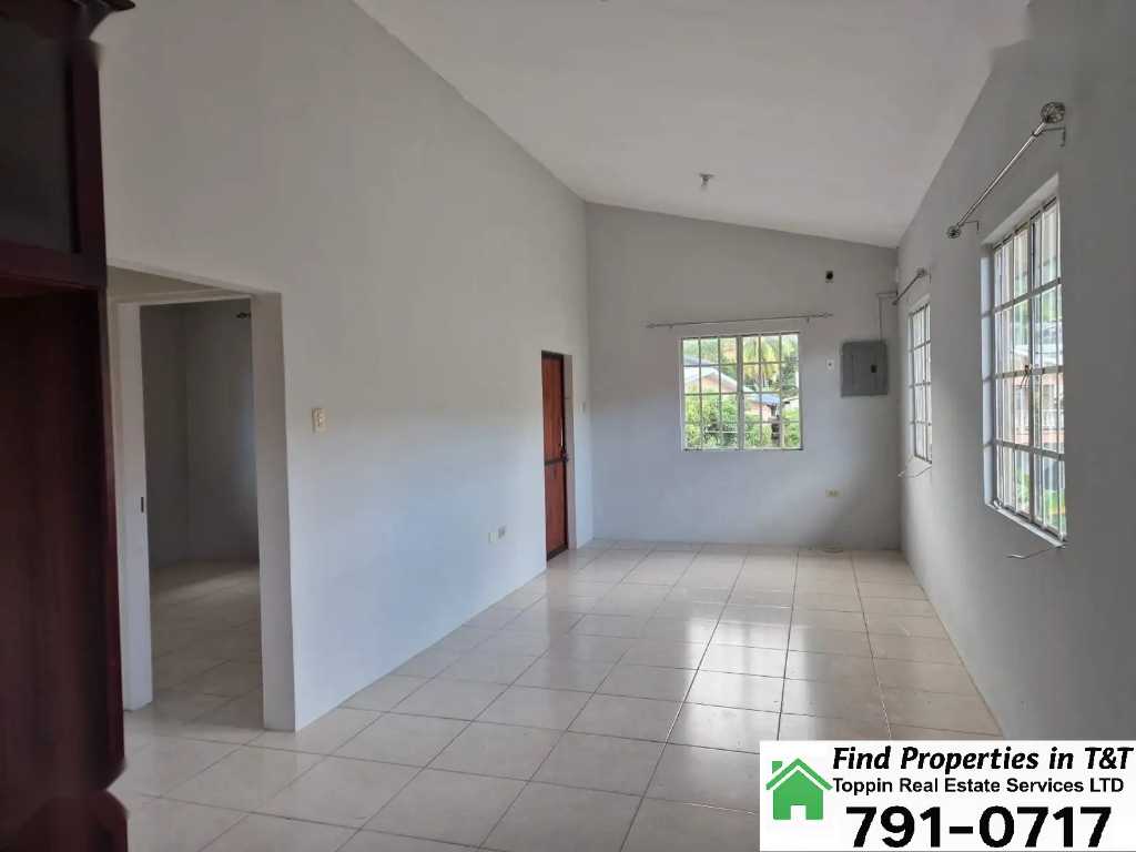 A picture of Modern 3 Bedroom Upstairs Apartment in Santa Cruz Only 5