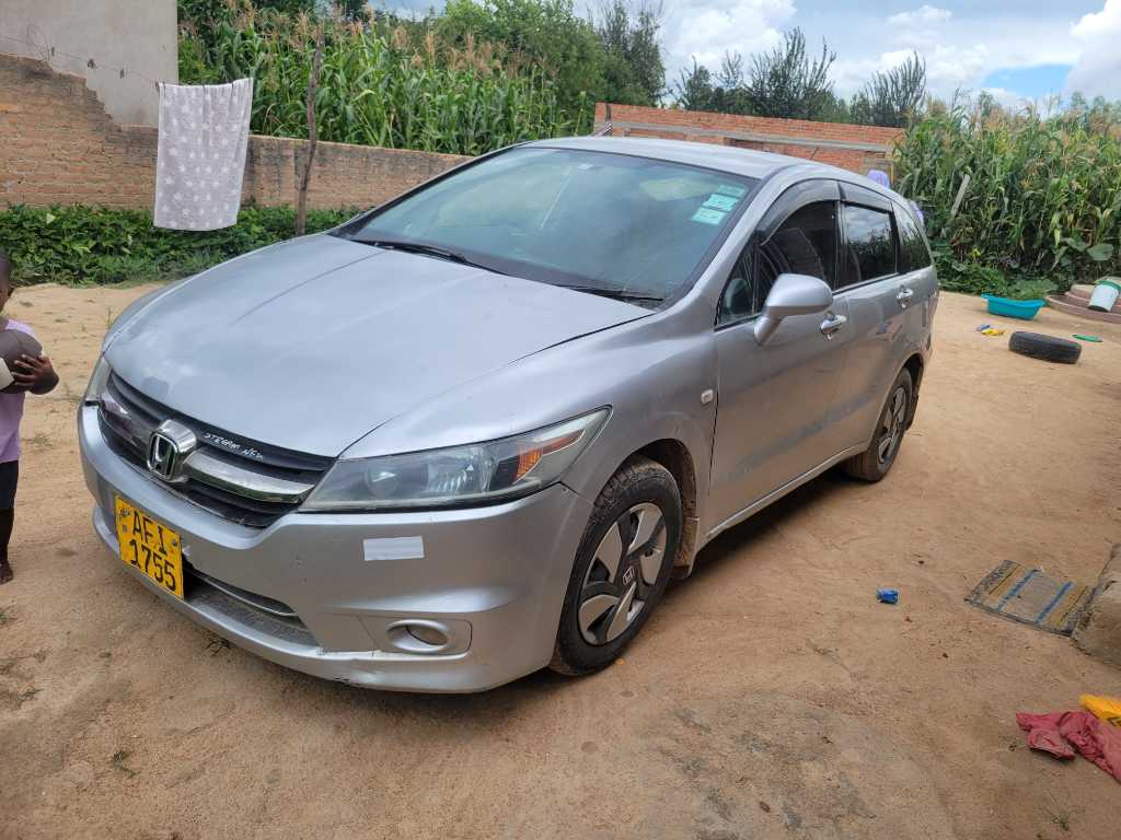 A picture of Honda stream new shape