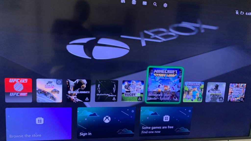 A picture of Xbox one 500 GB