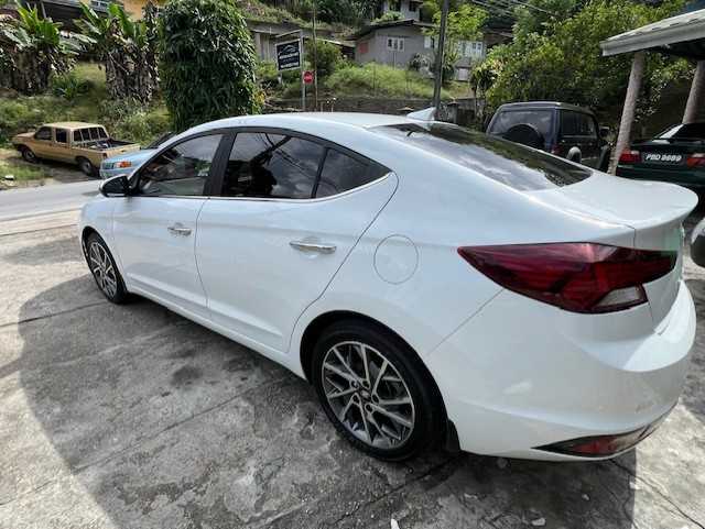A picture of 2019 Hyundai Elantra GLS