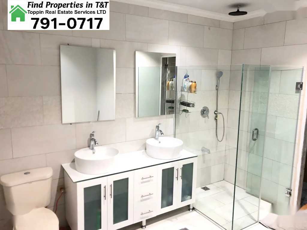 A picture of Luxury 4 Bedroom Poolside Family Home in Freeport Fully Furnished
