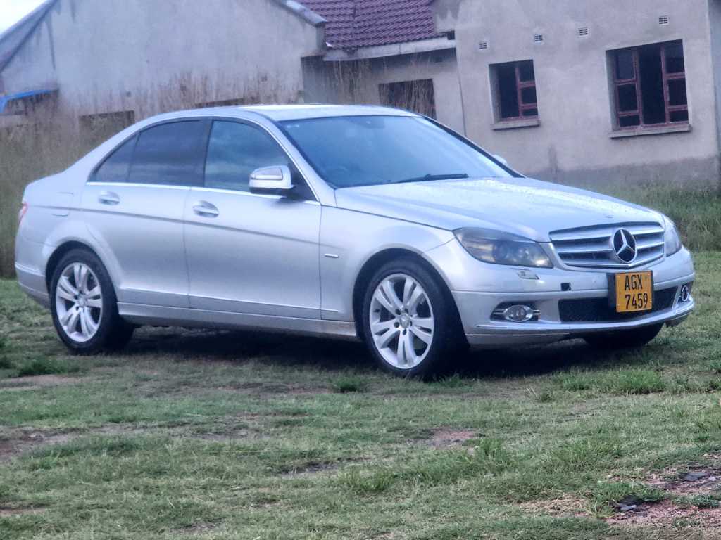 A picture of Mercedes Benz C200