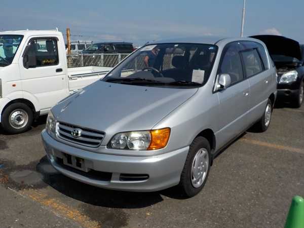 A picture of Toyota IPSUM 