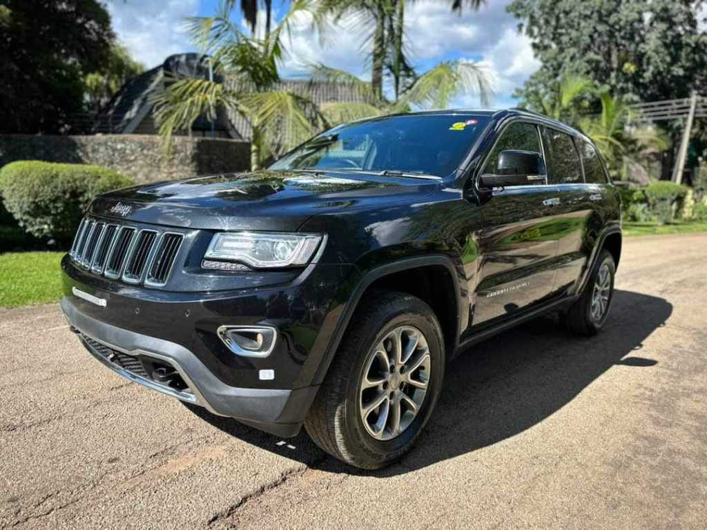 A picture of JEEP GRAND CHEROKEE 