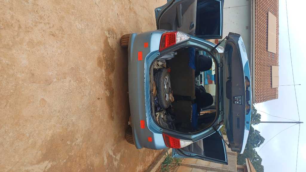 A picture of Honda fit old shape