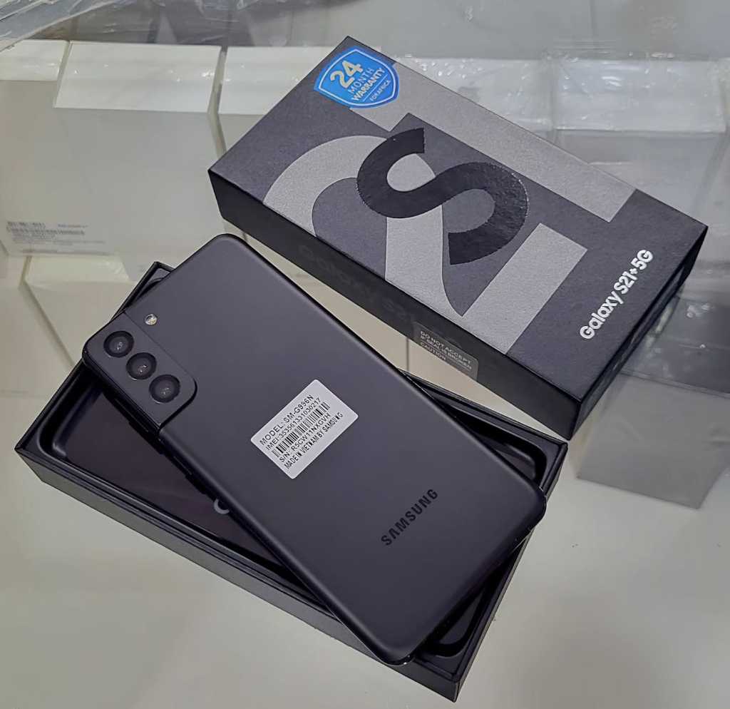A picture of Samsung S21 Plus
