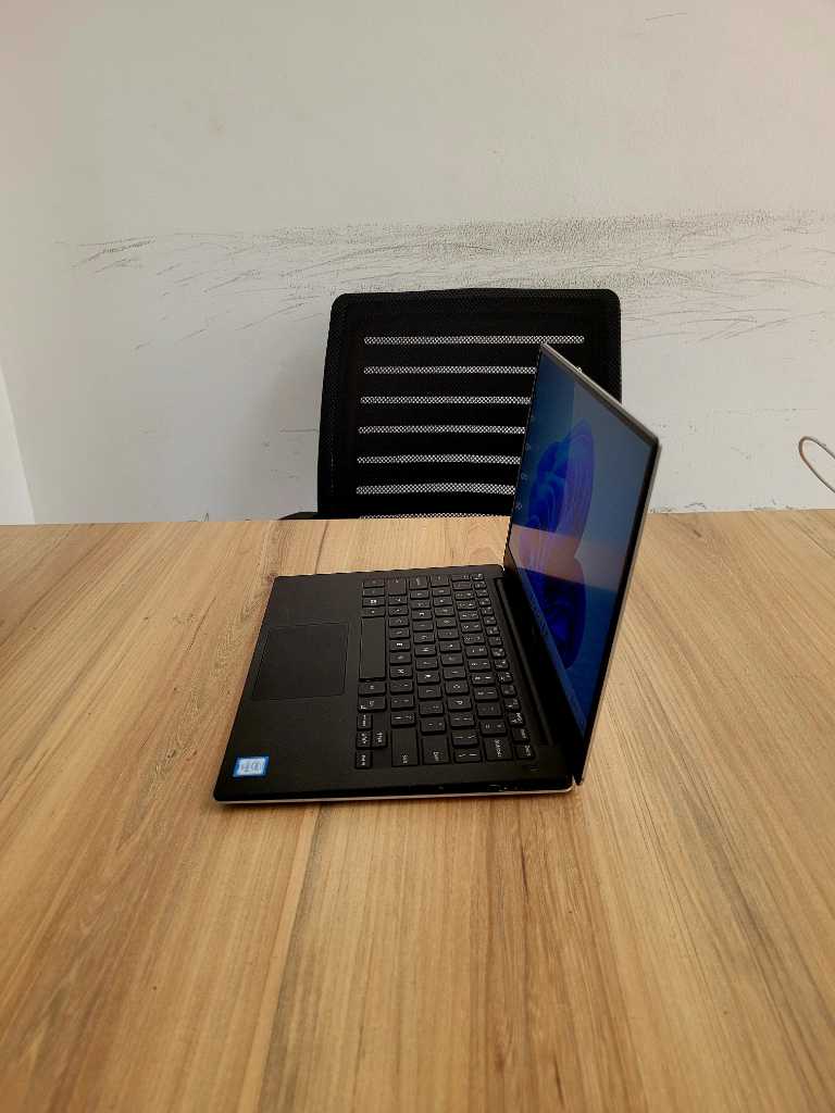 A picture of DELL XPS 9350 Core i5 6th Gen 8GB 256GB Price
