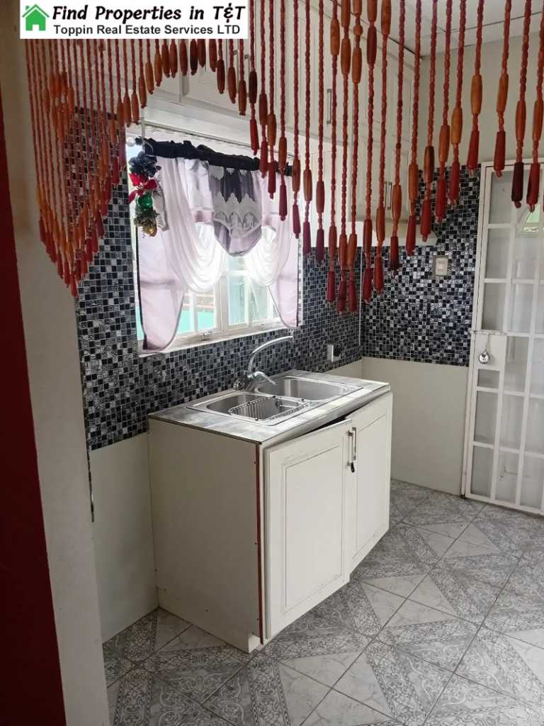A picture of Spacious 2 Bedroom Apartment in Edinburgh Rent 3 200